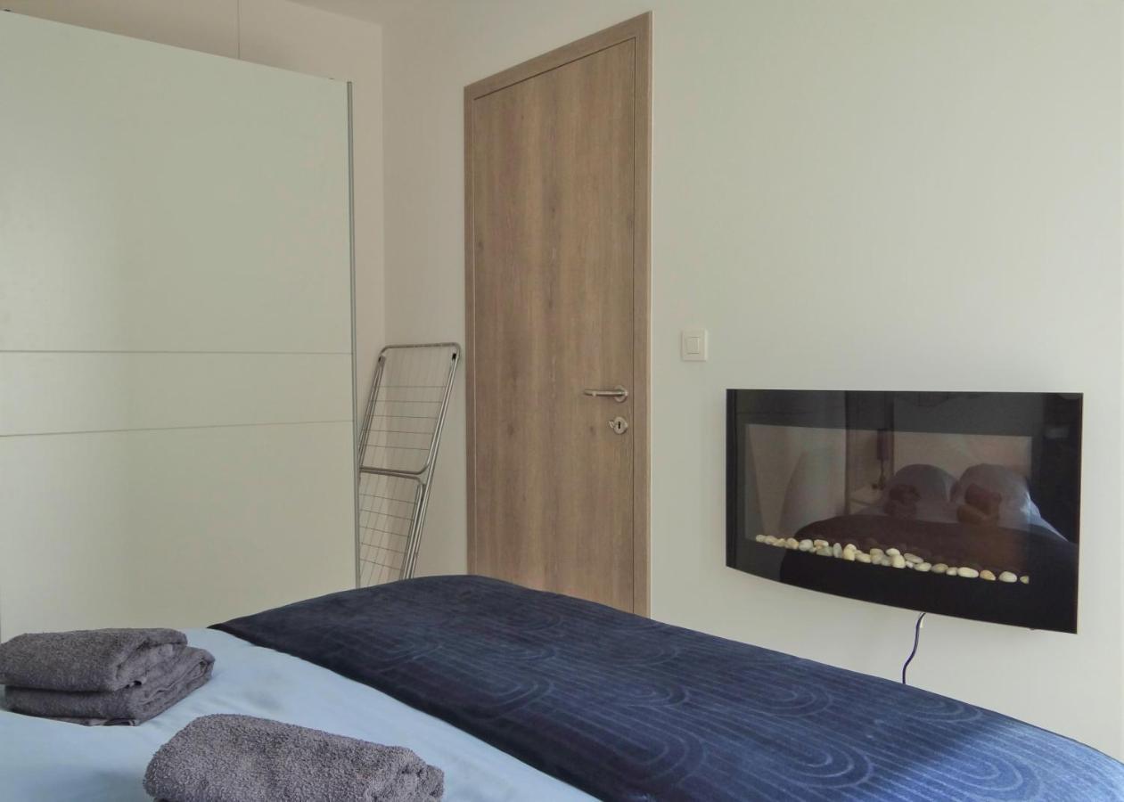 Top Urban Apartment - Free Parking, Green Energy, Modern Style Братислава Екстериор снимка
