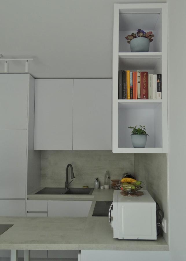 Top Urban Apartment - Free Parking, Green Energy, Modern Style Братислава Екстериор снимка