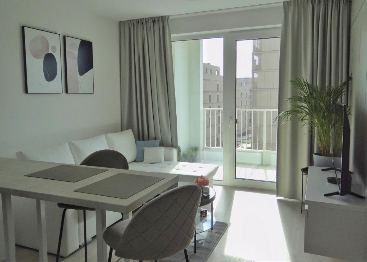 Top Urban Apartment - Free Parking, Green Energy, Modern Style Братислава Екстериор снимка